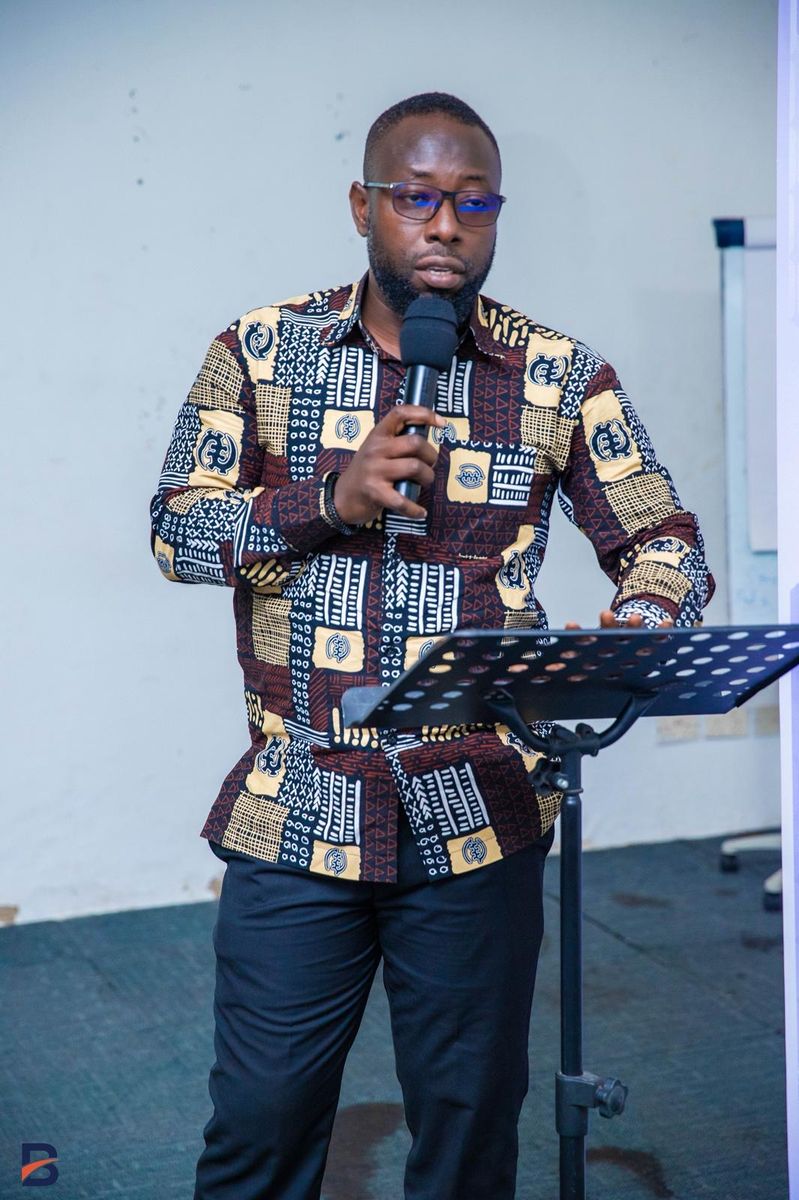 Abubakar Issaka speaking at the Ghana AI Workshop